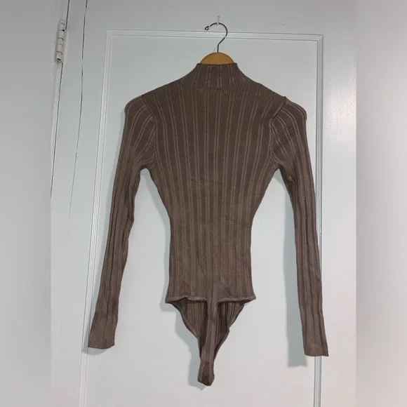 NWT Abercrombie & Fitch Beige Turtleneck Bodysuit - Picture 8 of 10